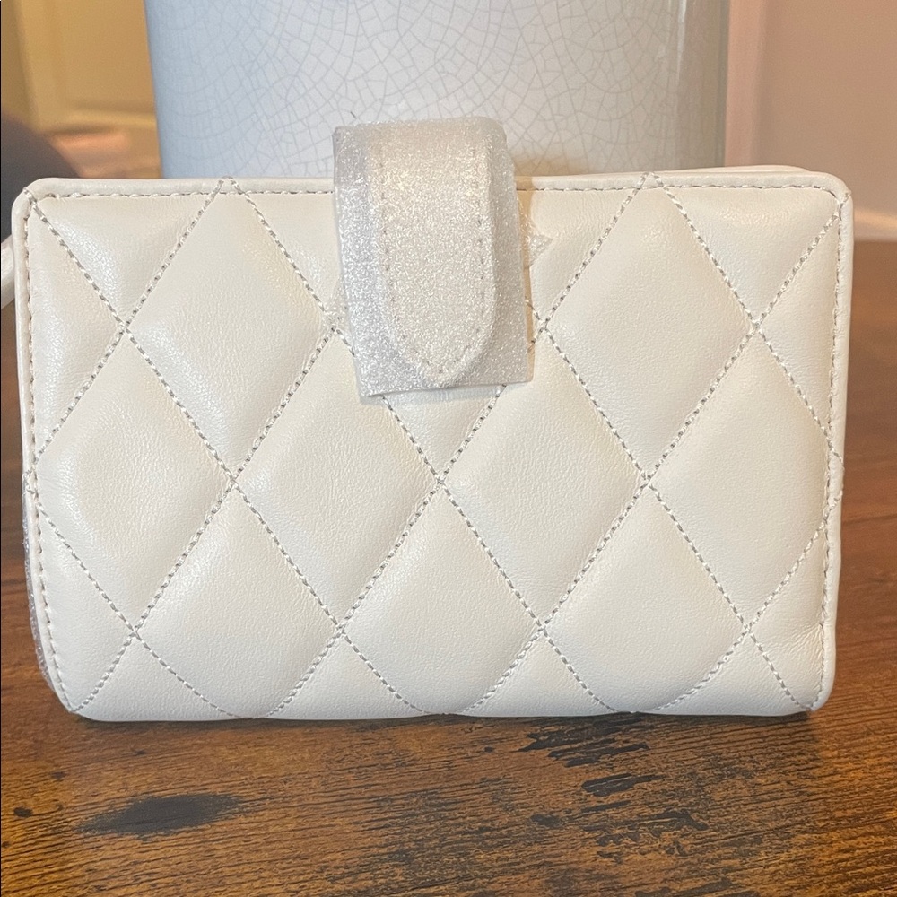 NWT Kate Spade Cream Quilted Compact Bifold Wallet - Picture 2 of 8